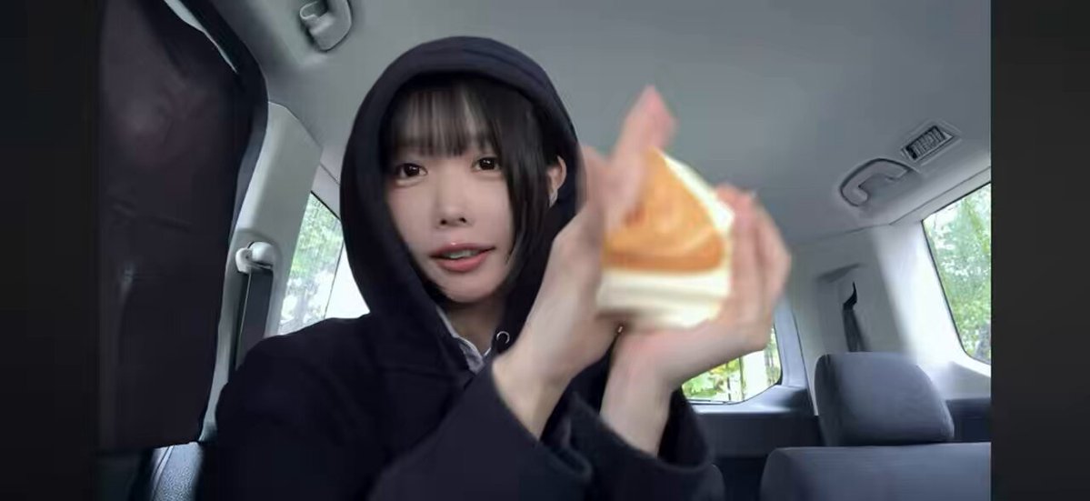 【衝撃】あのちゃんが「ベチャベチャじゃん！」メロジョイを高速で揉みほぐしてしまう 初めてメロジョイを目の前にしたあのちゃんが凄い。 人殺しても生き返ると思ってそうw #あのちゃん #スクイーズ