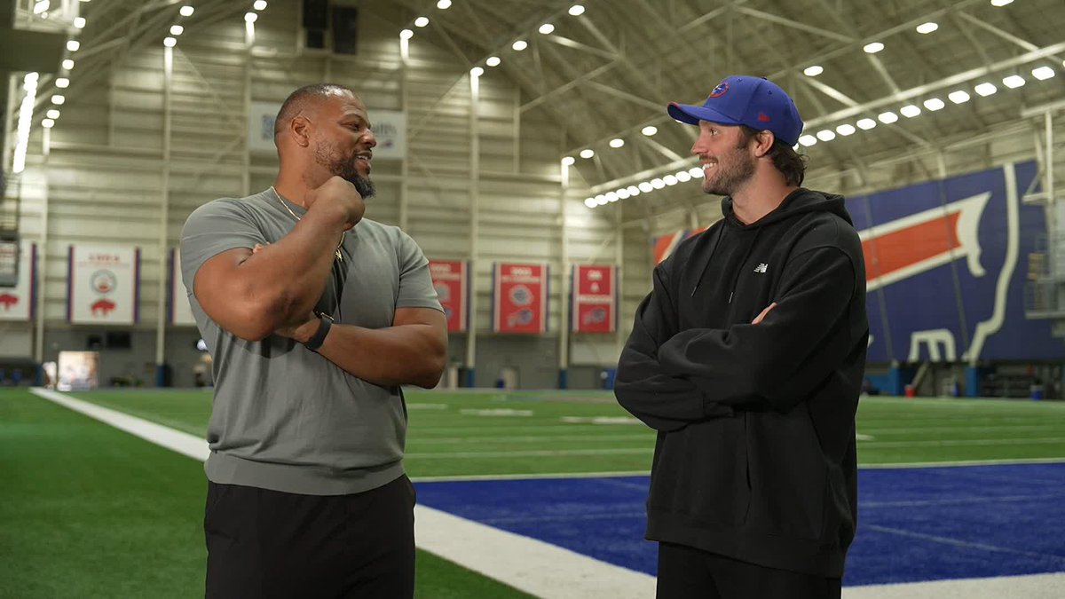 "You heard it here first!" Josh Allen asks Ndamukong Suh if he fancies playing for Buffalo Bills 😅