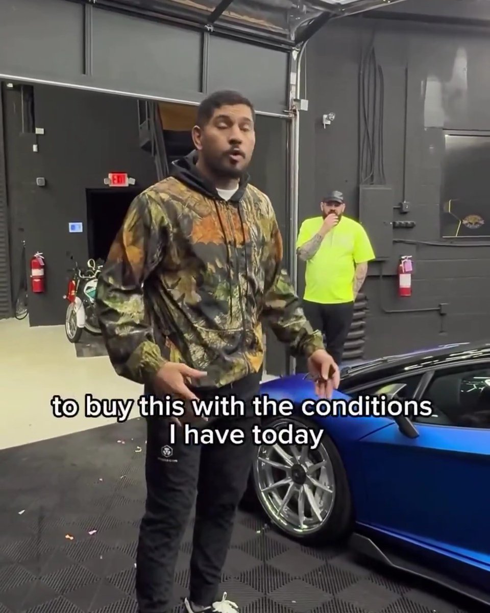 🏎️ Alex Pereira, Lamborghini Aventador SVJ satın aldı. Aracın değeri 1 milyon doların üzerinde. Pereira: “Ben hiçbir zaman bir araba konusunda heyecanlanan biri olmadım. Ama bugün sahip olduğum şartlarla birlikte bunu satın alma isteği oluşmaya başladı.”