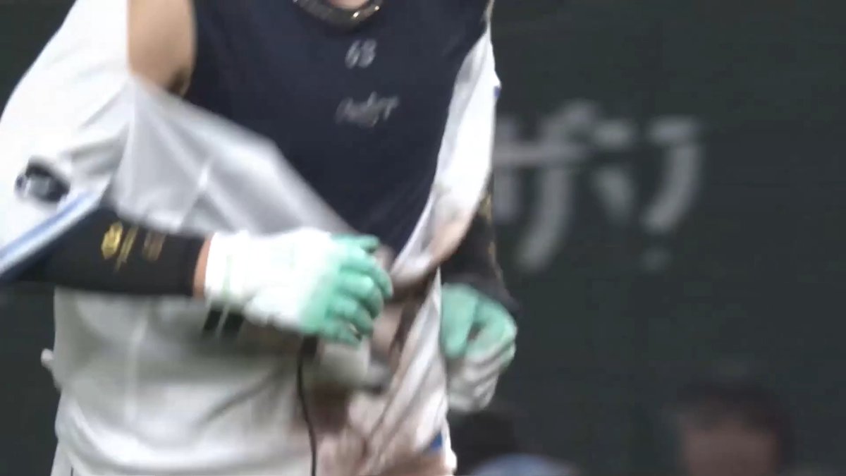本日2度目👀 ユニホーム破れる🔥 埼玉西武 長谷川信哉 選手の執念のヘッドスライディング👏