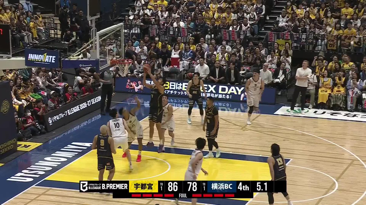 9/26(土) 横浜BC戦 試合終了 ブレックス 88 - 78 横浜BC #10 竹内がゴール下できっちりと得点。 #3 ケル IIIがジャンパー決めると、#12 高島がオフェンスリバウンドを奪って得点。 最後まで激しく追い上げてくる横浜BCに苦しめられるも時間帯があるものの、88-78でまず1勝! #INNOVATE #BREX
