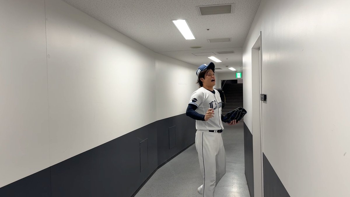 / サヨナラ勝利! 勝利のハイタッチ気分! \ 今日も叫ぶ #甲斐野央 投手! なんと言ったのか、ぜひ動画でチェックしてください! ▼全容はこちら #seibulions #打破 #圧倒的至近距離 #最後まで喰らいつけ