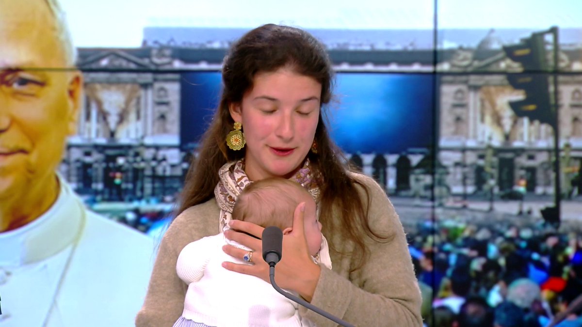 Éléonore, jeune mère présente à la déambulation du pape dans les rues de Paris : «Cette bénédiction du pape est comme un coup de pouce pour nous donner du courage» Toute l'info est à retrouver sur