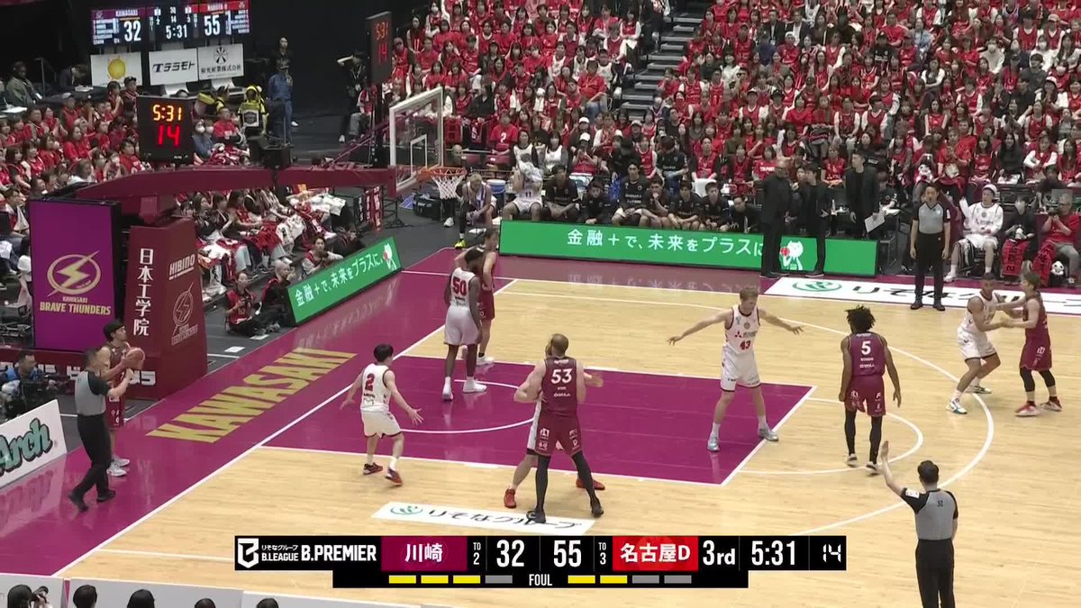 松山駿 On fire🔥 ここまで100%の成功率で3本目の3Pシュートをファウルを受けがなら沈め、フリースローも決めて10得点⚡️ バスケットLIVE でライブ配信中📱