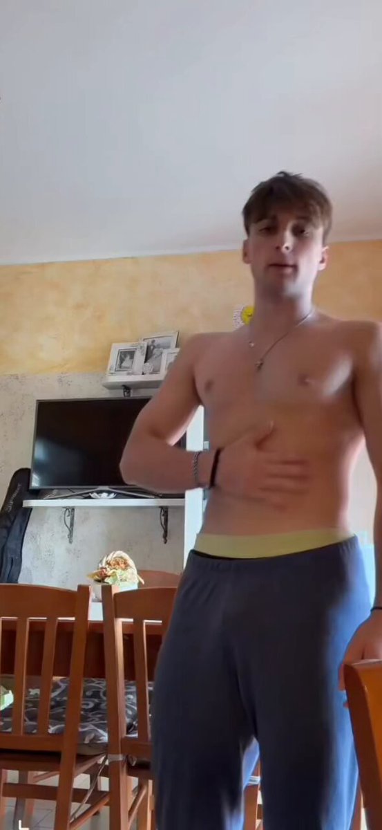 Esse delícia adora se exibir em live no tik tok 🤤😍