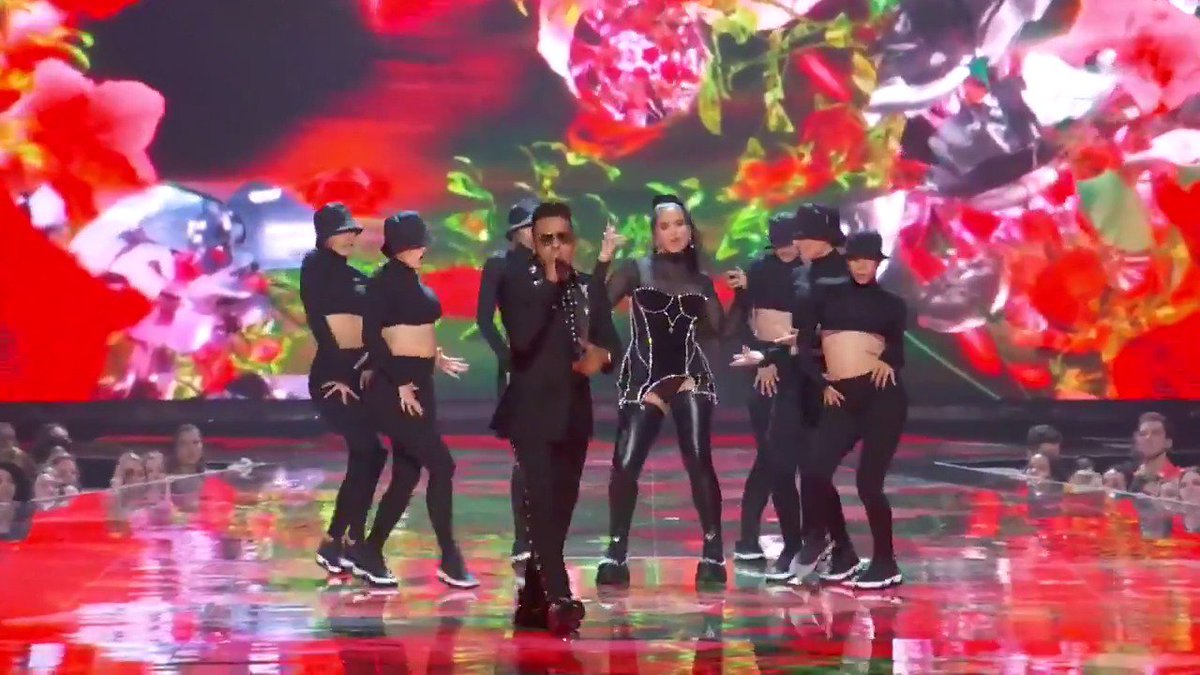 ella era el momento en 2019, pensar que esta actuación es el 8º vídeo (y la 3ª actuación de los VMAs) más visto del canal de MTV en youtube