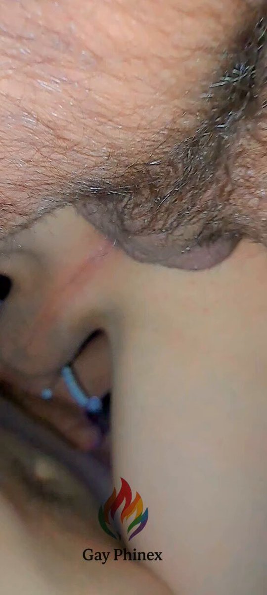 شوهر کاکلدِ اسلیوام 😈💦داره جلوم کون میده 😋و بهترین صحنه کونی شدن شوهرمه زیره بوکونم #cuckold #cuckoldgay #cuckoldçiftler #sexgay #CHUDAİ #پورن_ایرانی #گی #کیر