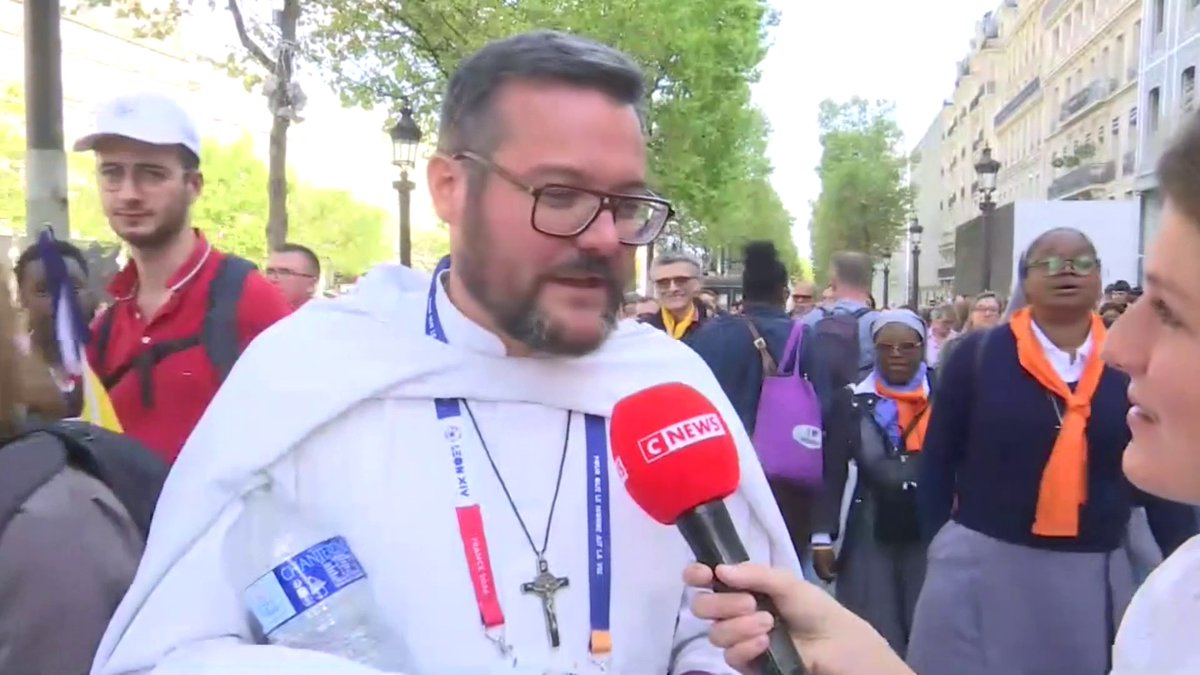 «J'ai confessé pendant quatre heures», a raconté l'abbé Bévillard, en attendant le début de la messe du pape Léon XIV sur la place de la Concorde. Toute l'info est à retrouver sur