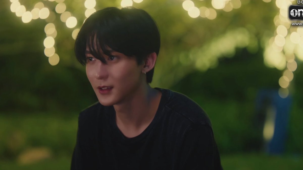 เร็นจิธามรู้จักกันอยู่แล้วหรอ โอ้โหๆๆๆ เรนจิตอนโดยไนน์แซะเรื่องแอคติ้งยังลอยหน้าลอยตา แต่พอพูดจี้จุดเรื่องรู้จักธามคือหน้าออก มันสวนกลับเลย มันถามกลับแรงแบบไม่ไว้หน้าเลย แสดงว่าเป็นประเด็นที่จี้ใจฮีจริงๆ เรื่องธามฮียกไว้บนหิ้งล่ะป่ะ เรื่องต้องแรงขนาดไหนอ่ะ #MrFanboyEP5
