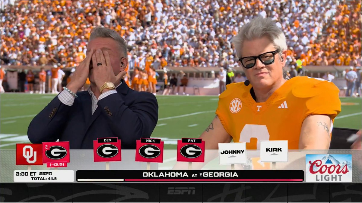 Johnny Knoxville came in hot with his College GameDay picks 🔥