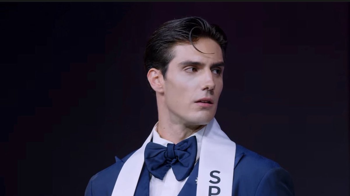 Se quitó la corona por responder en Español. El mexicano fue inteligente, respondió la primera en español y la segunda en inglés.