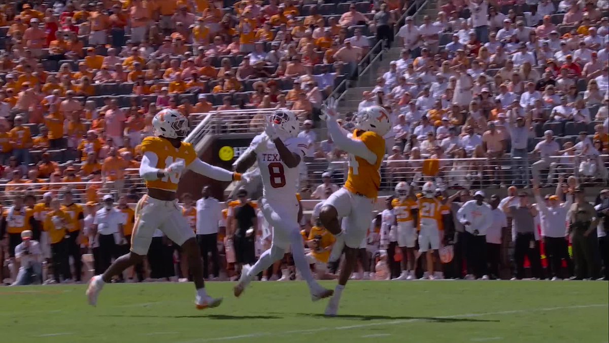 Ripped it away from the WR for the INT 😤
