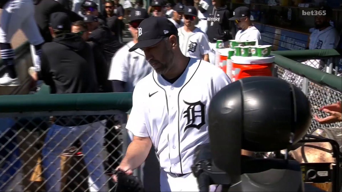 Justin Verlander takes the mound alone for the final start of his career