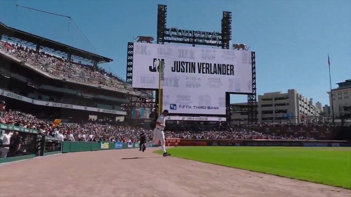 Justin Verlander climbs the mound in Detroit for the final time 🫡