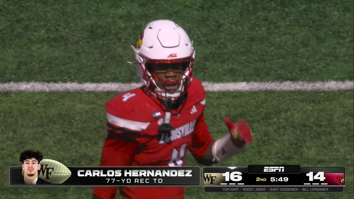 A 77-yard dot right into the hands of a wide-open receiver 🎯