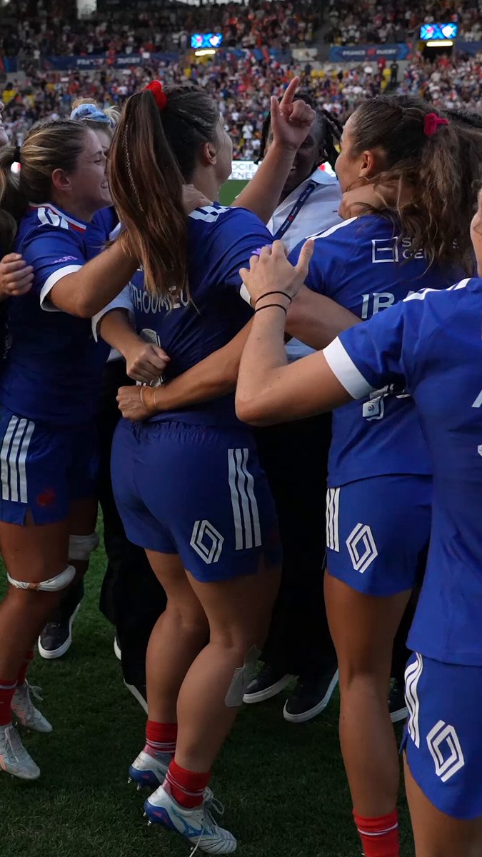 🥹L’explosion de joie de nos 𝗕𝗹𝗲𝘂𝗲𝘀 au coup de sifflet final ! 💙 Qui ne saute pas n’est pas Français ! 🇫🇷 #XVdeFrance