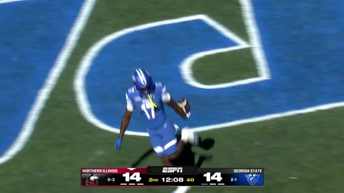 Juked the kicker with ease and took it to the house ‼️