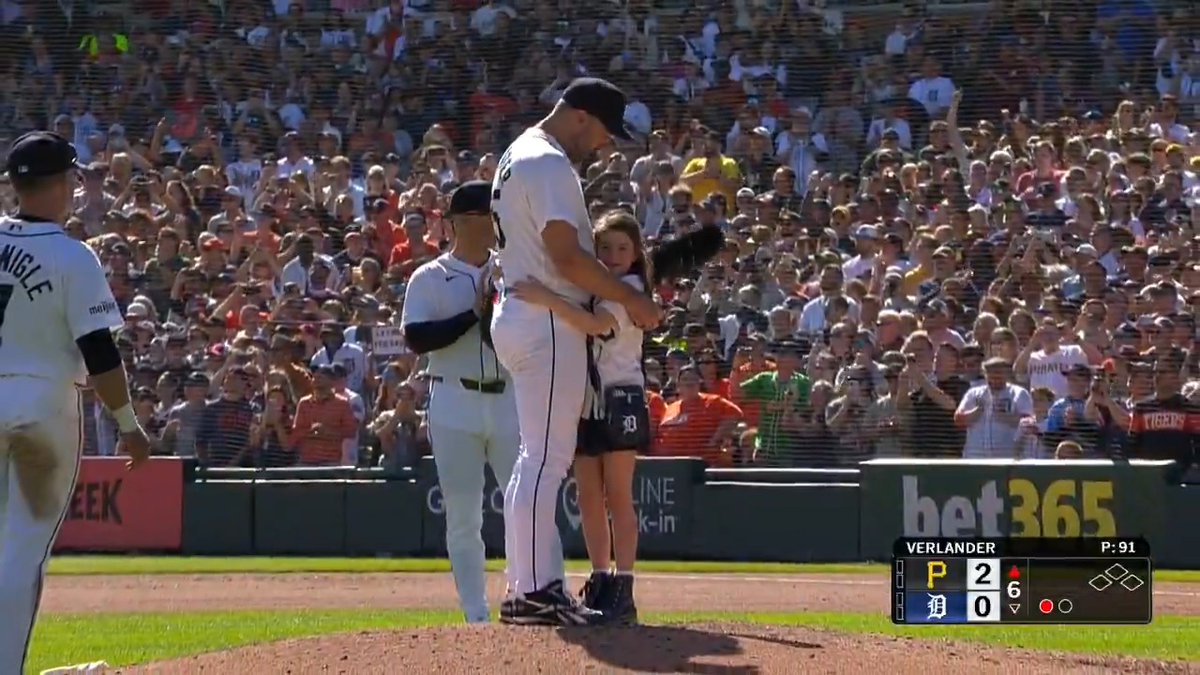 Thank you, Justin Verlander 🧡 JV leaves the mound for the Tigers - one final time.