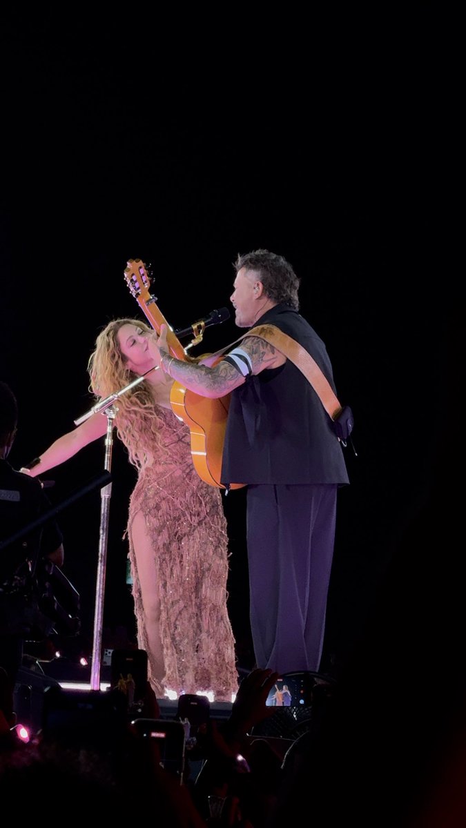 Alejandro Sanz acompaña a Shakira en su Residencia en Madrid. 💔 Suena ‘Corazón Partío’ en la quinta noche de #LMYNLMadrid.