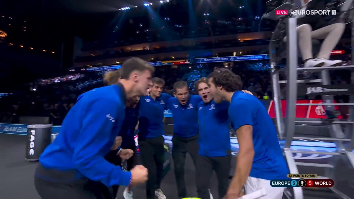 ES LA CABEZA ES EL CORAZÓN SON LOS 🥚🥚 DEL TEAM EUROPA Alcaraz salva dos bolas de partido, vence a Fritz y empata la serie en esta #LaverCup
