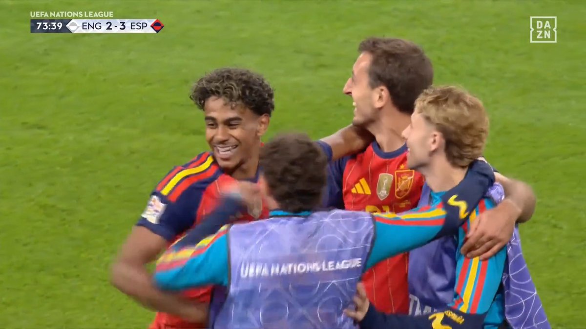 🇪🇸 オヤルサバルが決勝点 🏴󠁧󠁢󠁥󠁮󠁧󠁿 バエナのスルーパスからオヤルサバルが冷静にループシュート。スペインが逆転勝利。 [PR] ABEMA de DAZN で生中継：