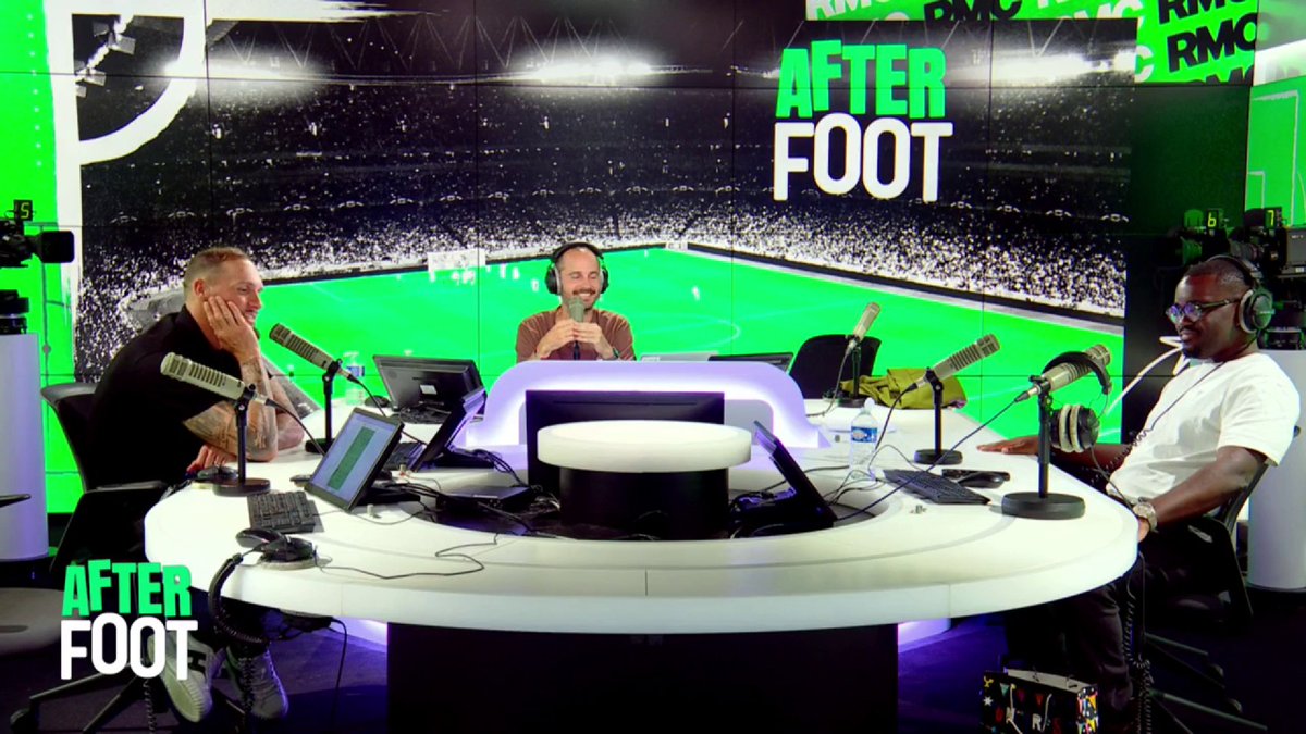 🗣️🇪🇦 Edgar Groleau : "Le match de Lamine Yamal est exceptionnel ce soir. Il est terrifiant. On a vu l'une de ses meilleures versions ce soir. Son niveau était impressionnant. Pour les prix comme le Ballon d'Or, il a un avantage, c'est le joueur le plus magique au monde."