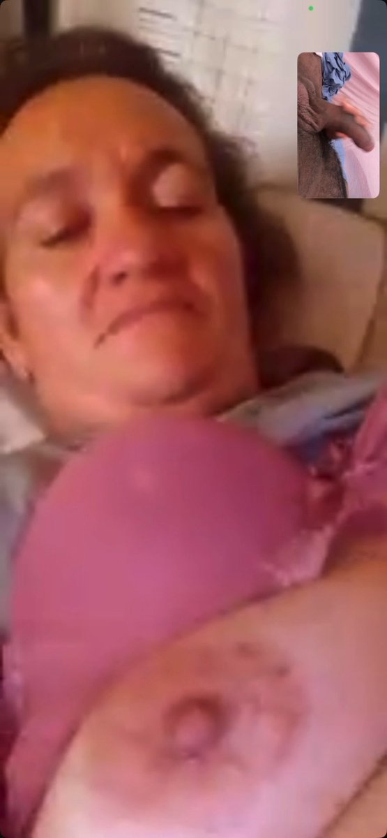 Mi ABUELA me hizo una videollamada y terminó mostrándome su VAGINA por videollamada, es muy CACHONDA y le encanta mi VERGA 🍆💦💦💦 #verlanga #ecuatoriana #ecuatoriano #latina #Chudaii #wataa #videollamada #videocall #abuela #granny