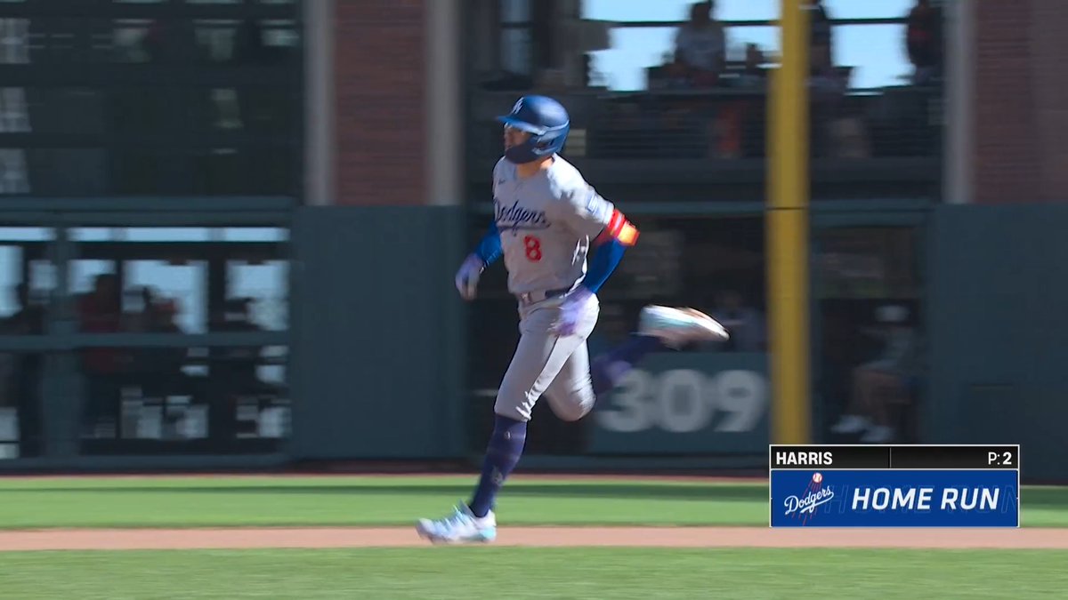 KIKÉ CLUTCH.
