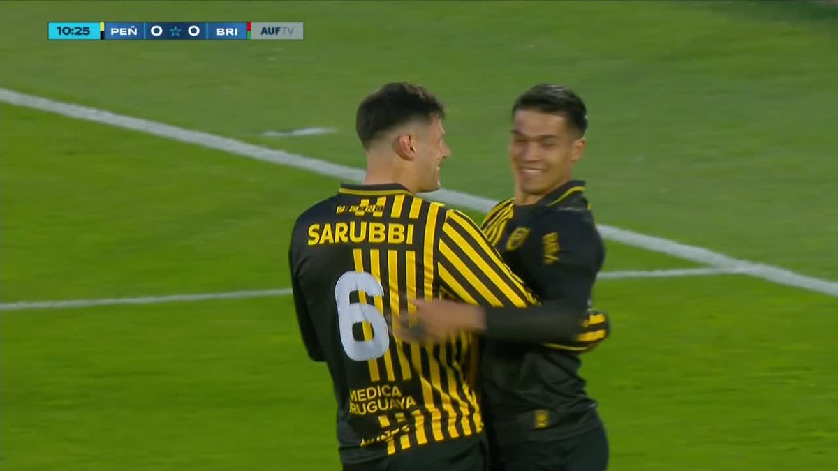 GOLAZO DE PEÑAROL EN EL ESTADIO CENTENARIO: Leo Jaime ejecutó el córner, Germán Pezzella bajó la pelota y Lucas Ferreira metió una pirueta espectacular para el 1-0 parcial del Manya contra Boston River en la fecha 8 del #Clausura. 📺 ESPN en el Plan Premium de #DisneyPlus