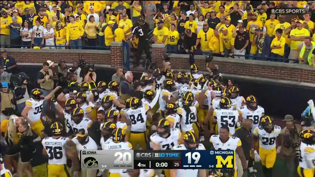 HANK BROWN FINDS REECE VANDER ZEE FOR THE Hawkeye Football WIN 😱‼️