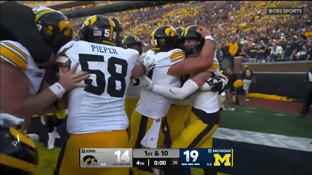 Plays: 11 Yards: 91 Time: 1:48 Relive No. 17 Hawkeye Football's dramatic game-winning drive at No. 18 Michigan 👇