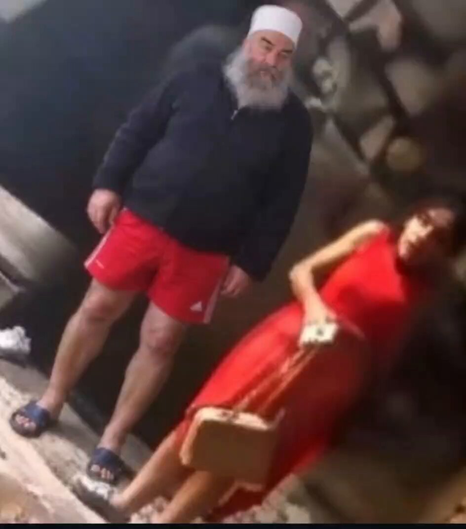هذا ما تم تصويره… أما ما يحدث في الخفاء فأفظع بكثير.. كان الله بعون الأهالي وحسبنا الله ونعم الوكيل #أبستين_الهجري #سوريا #السويداء
