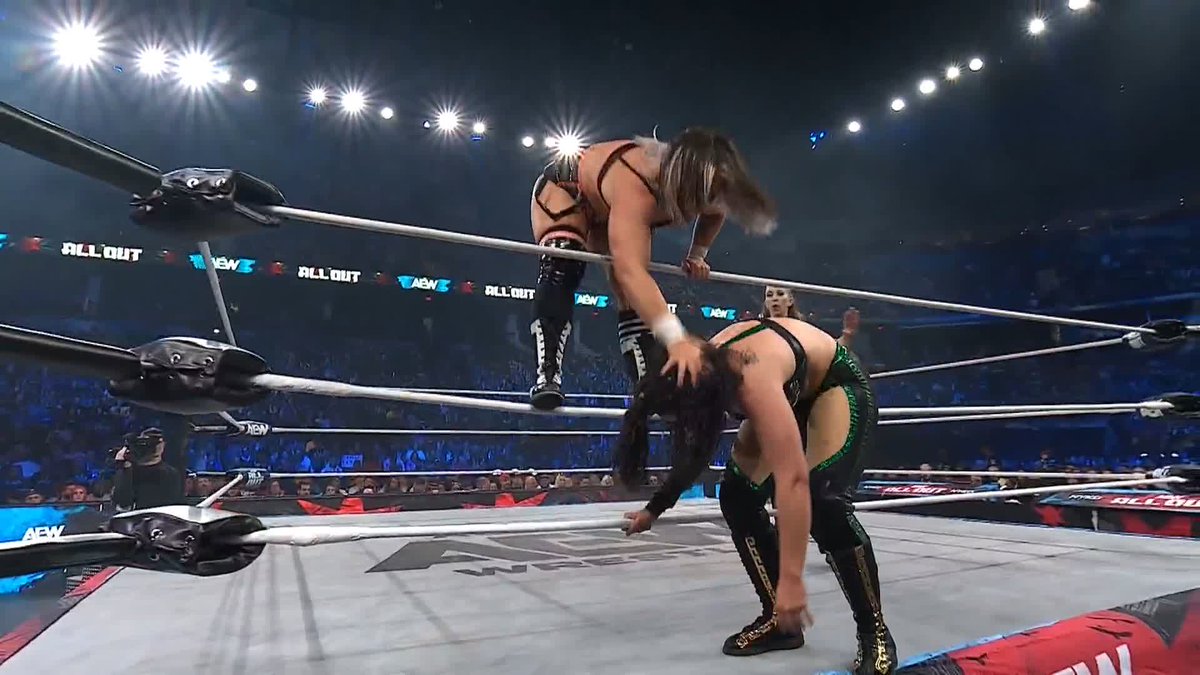 The strength from Dani Luna! Watch #AEWAllOut LIVE on HBO Max PPV