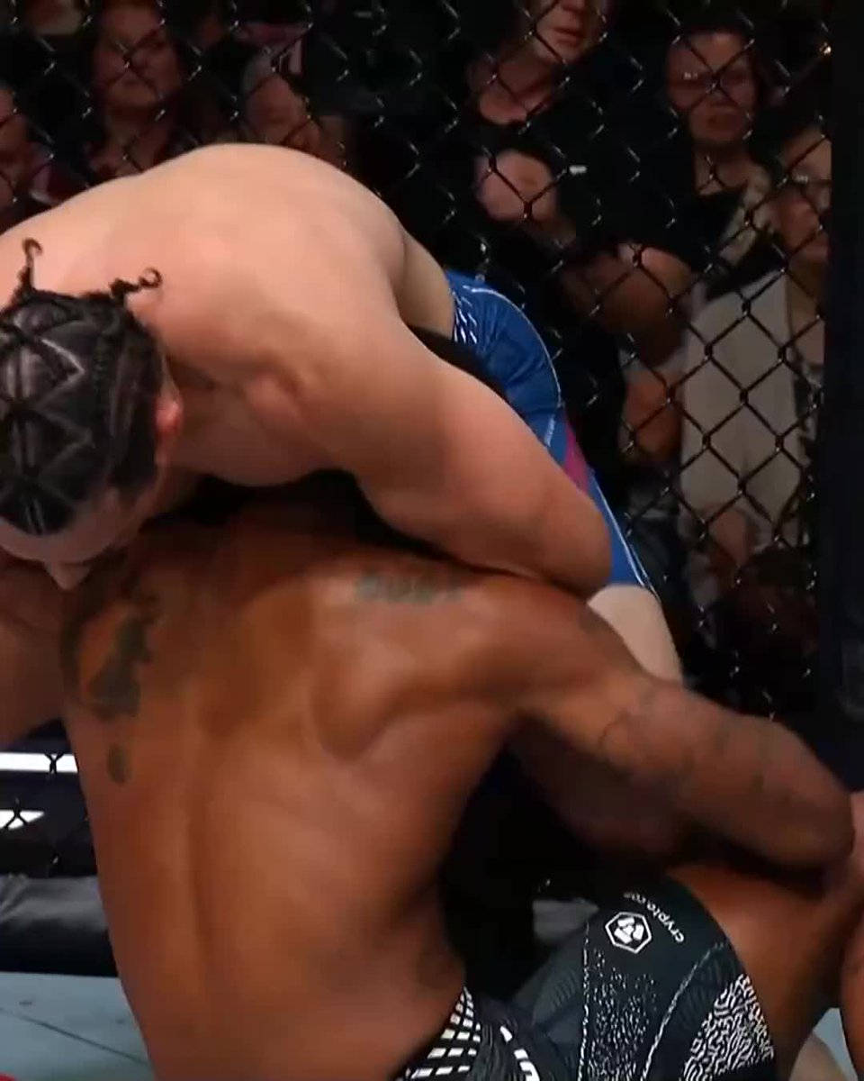 Luis Hernandez wasted no time 😤 [ #UFCVegas121 LIVE NOW on @ParamountPlus ]