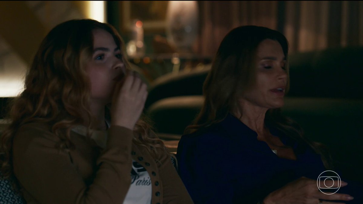 "Maurício é gay..." "Ele anunciou isso?" "Tem coisas que não precisa falar, ne." "Se o Felipe fosse gay, nenhum problema por mim...Mas acho que voce ta viajando...Felipe sempre foi atirado com as meninas... FELIPE ZERO GAY." (Fábia) #Quemamacuida