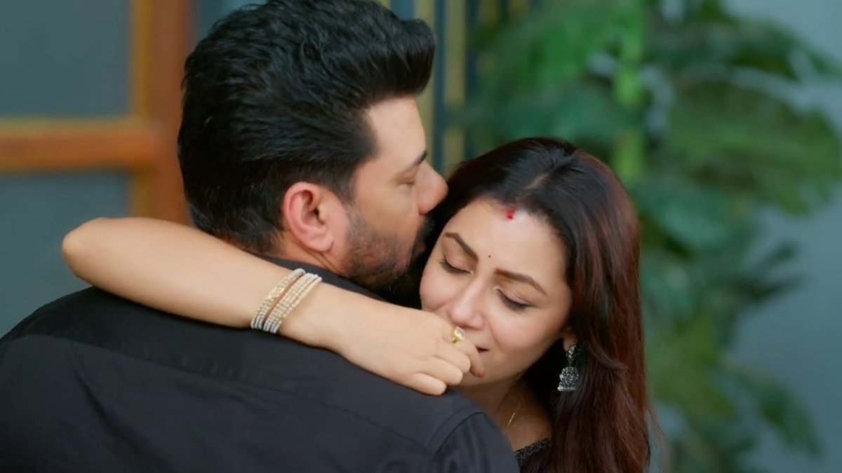 His testosterone is being tested beyond human limits 😭🙇🏻‍♀️😂 [ #TumDenaSaathMera • #Aprakshi • #Tisha ]