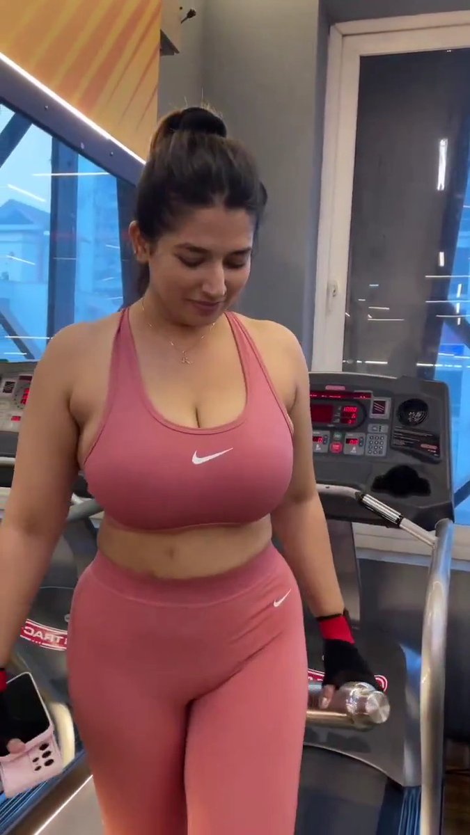 Rasha Kirmani service hot looks in the gym 🩷 🔥
