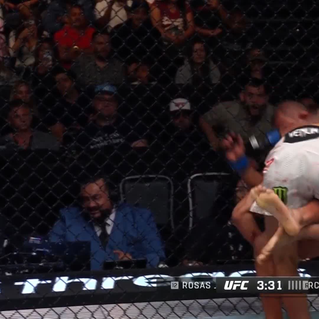QUÉ ACABA DE PASAAAAAR 😱 Raúl Rosas qué acabas de hacer 🥵 #UFCVegas121 | Ver en vivo por Paramount+ Deportes