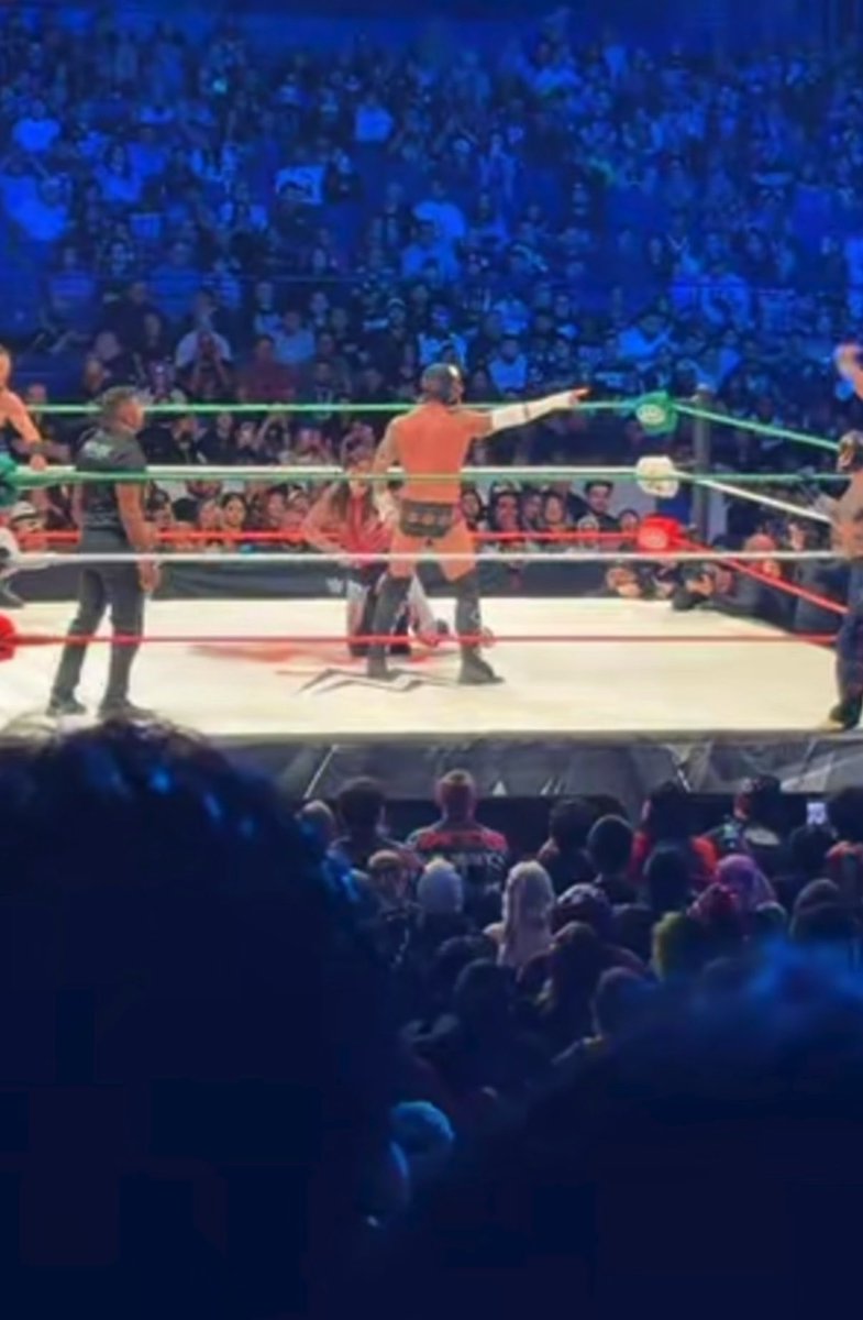 CM Punk really working the entire match with his mask on. You love to see it. #WoeldsCollide