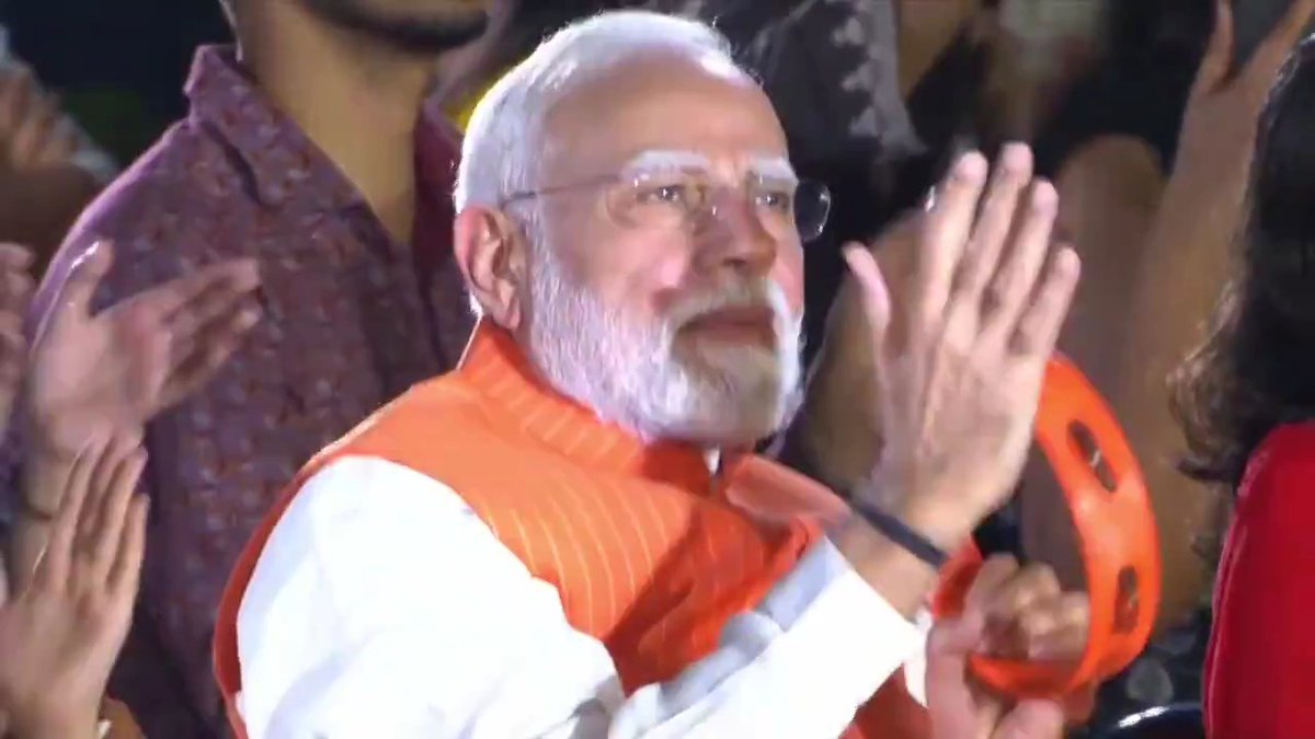 Whenever he is rejected by his core GC voters, he suddenly remembers temples, bhajans, prayers, and Hindutva. He’s back again to fool the GC. 🙏