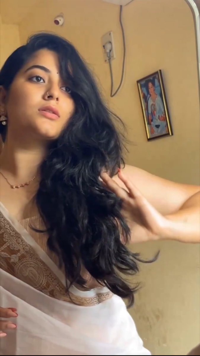 How many of you watched her video 🤤?