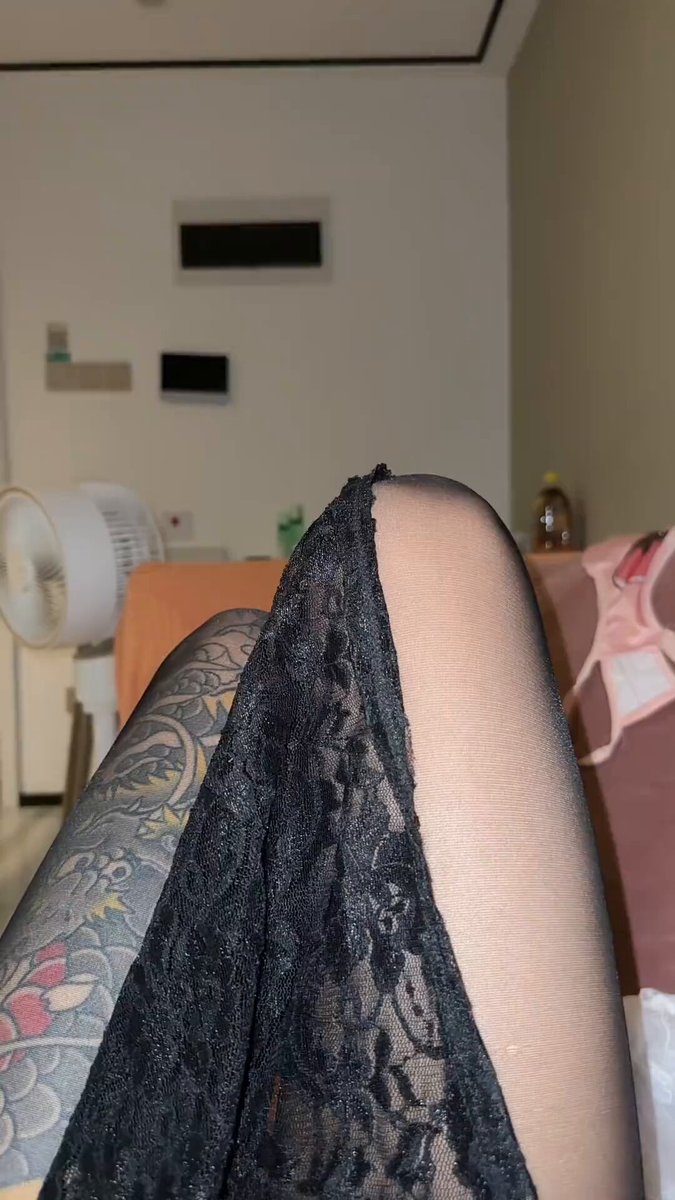 有傻逼说我的玩法都太变态了，不是很能接受，我觉得你在装逼，感觉变态还来加我，不是想被我这么玩是想干什么？今天继续跟闺蜜探讨变态玩法，势必玩死你们这群贱畜生 #ATM奴 #吸金 #账单奴 #无脑贡 #报销奴 #压榨奴 #工资奴 #贡奴 #账单奴 #榨金 #大额奴 #喷金 #压榨 #上贡