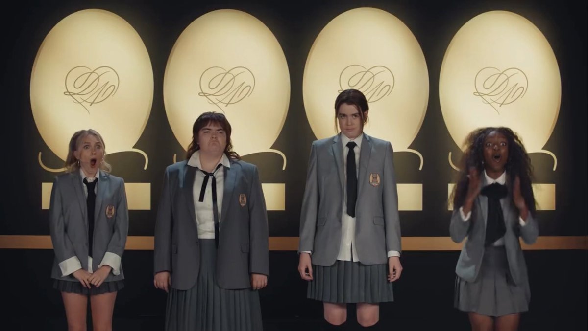 So Grace committed to her role on SNL. Shoutout to whoever screamed when Grace came out…