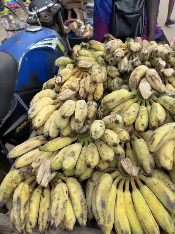 The moment an Aboki refused to eat what he was selling😂