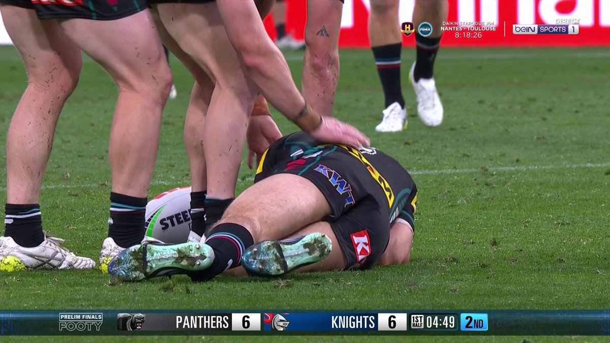 [📺 LIVE] 🏉 #NRL 😱 L'ÉNORME coup dur pour les Panthers ! Nathan Cleary sort sur civière, blessé à la cheville après un plaquage de Phoenix Crossland qui est expulsé !