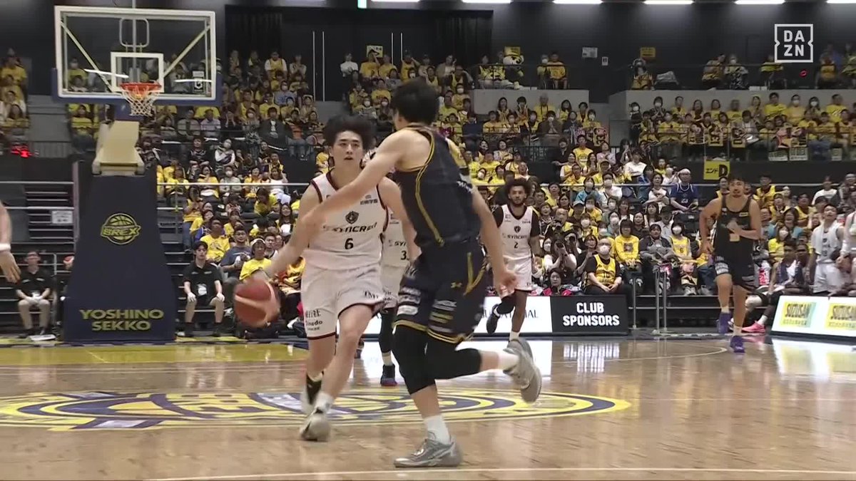 憧れの選手に堂々プレー😤 ドラフト3位の新井楽人 ファウルを誘ってバスケットカウント🔥 🏆B.PREMIER 🆚宇都宮×横浜BC 📺 #DAZN ライブ配信中 #Bリーグ #だったらDAZN #りそなグループ 横浜ビー・コルセアーズ