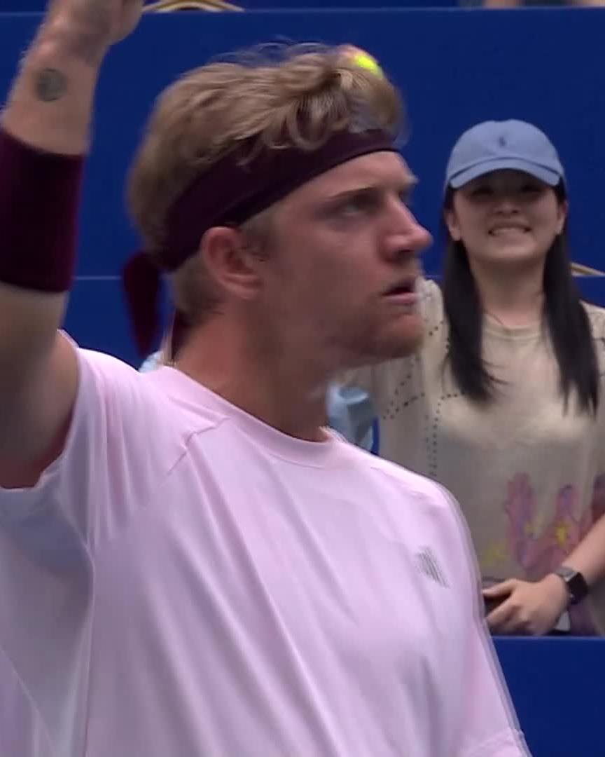 Back with a bang 💥 Alejandro Davidovich Fokina reaches the last four in Chengdu after defeating Muller 6-1 7-5 #ChengduOpen