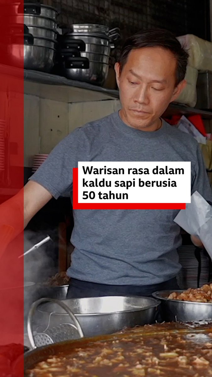 Selama lebih dari lima dekade, sebuah restoran keluarga di Bangkok terus menambah kaldu ke dalam panci yang sama. Restoran bernama Wattana Panich mempertahankan tradisi yang dimulai oleh kakeknya, tanpa resep baku.
