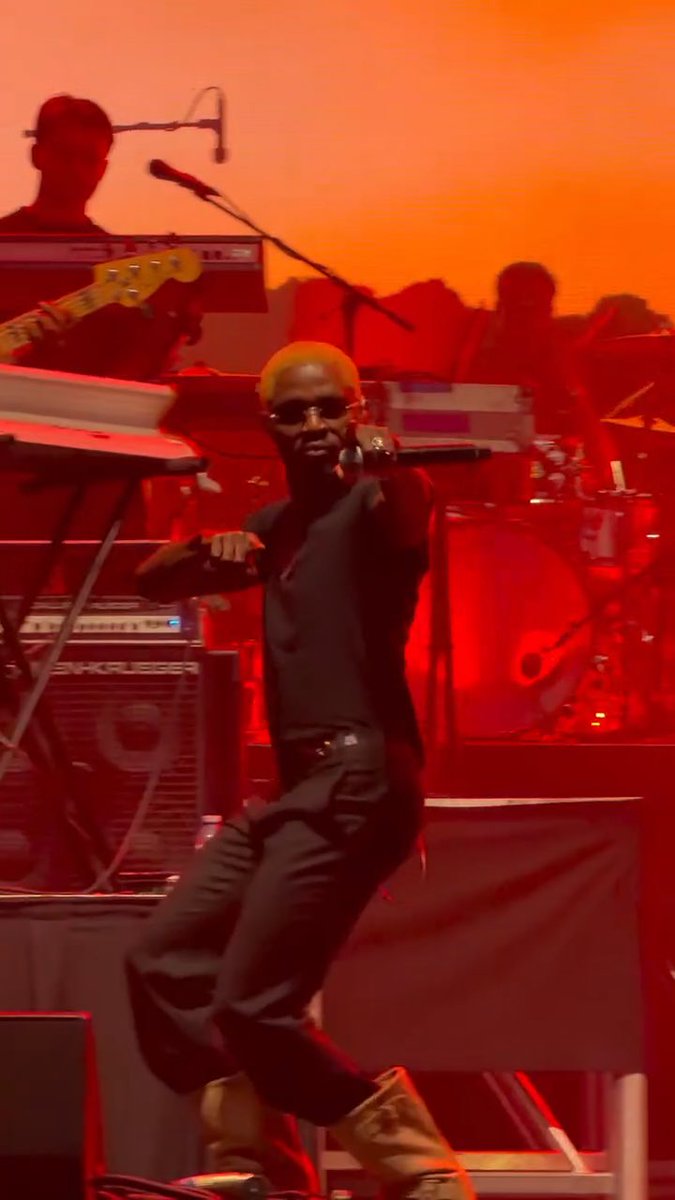 Omah Lay performing “Canada Breeze”😂🔥