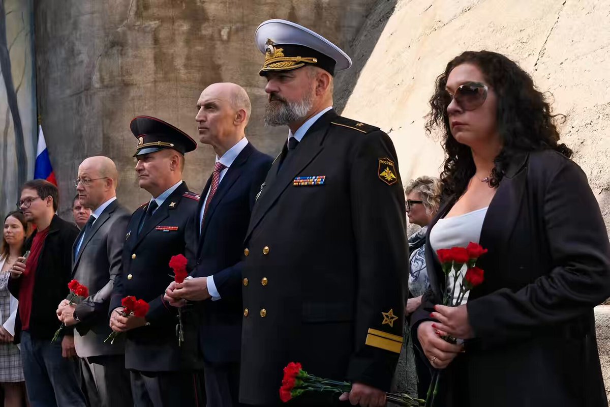 📹 Retour en images sur la cérémonie, organisée par les Ambassades de la Fédération de Russie et de la République du Bélarus en France, en hommage aux héroïnes du détachement « Rodina », qui ont combattu aux côtés de la Résistance française pendant la Seconde Guerre mondiale.